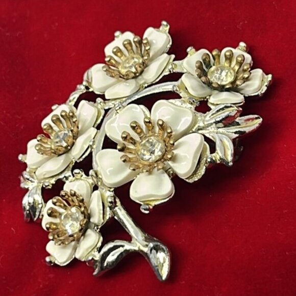 Vintage Clear Rhinestone White Enamel Floral Bouquet Brooch Pin - Picture 2 of 5